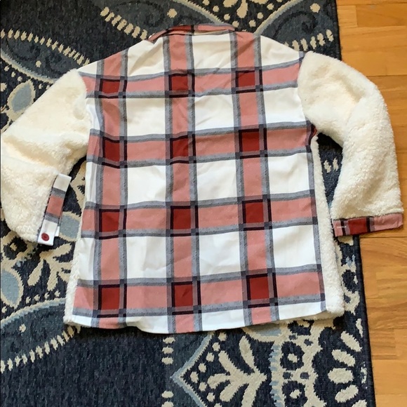 Fuzzy flannel - Picture 2 of 2